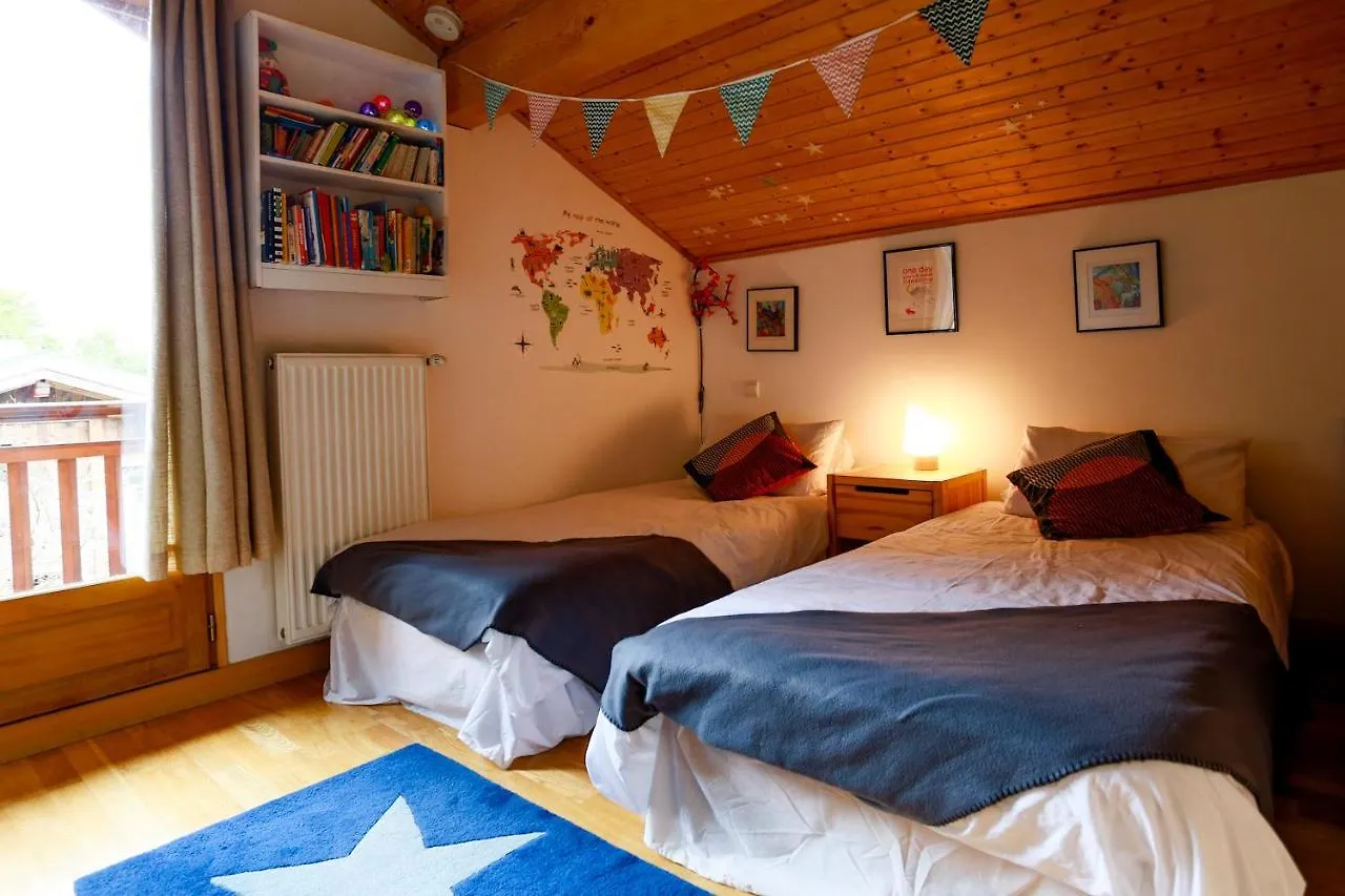Chalet Chamonix Large Chalet, Sleeps 12, 200M2, 5 Bedroom, 4 Bathroom, Garden, Jacuzzi, Sauna