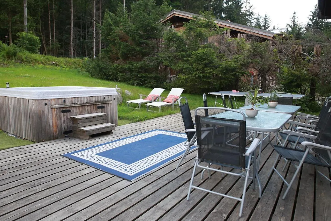 Chamonix Large Chalet, Sleeps 12, 200M2, 5 Bedroom, 4 Bathroom, Garden, Jacuzzi, Sauna 0*,
