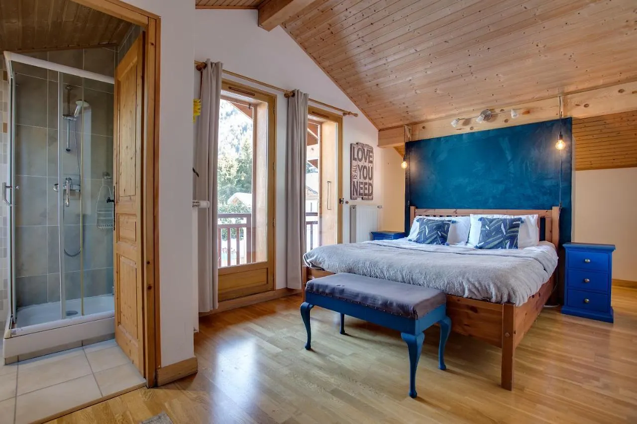 Chalet Chamonix Large Chalet, Sleeps 12, 200M2, 5 Bedroom, 4 Bathroom, Garden, Jacuzzi, Sauna France